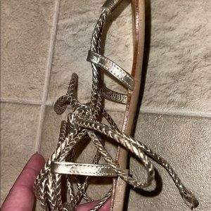 New Steve Madden gold rope tie around flat sandals